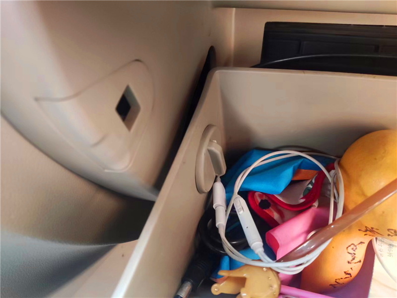 更换空调滤芯时怎么摘下手套箱,更换空调滤芯大概多少钱