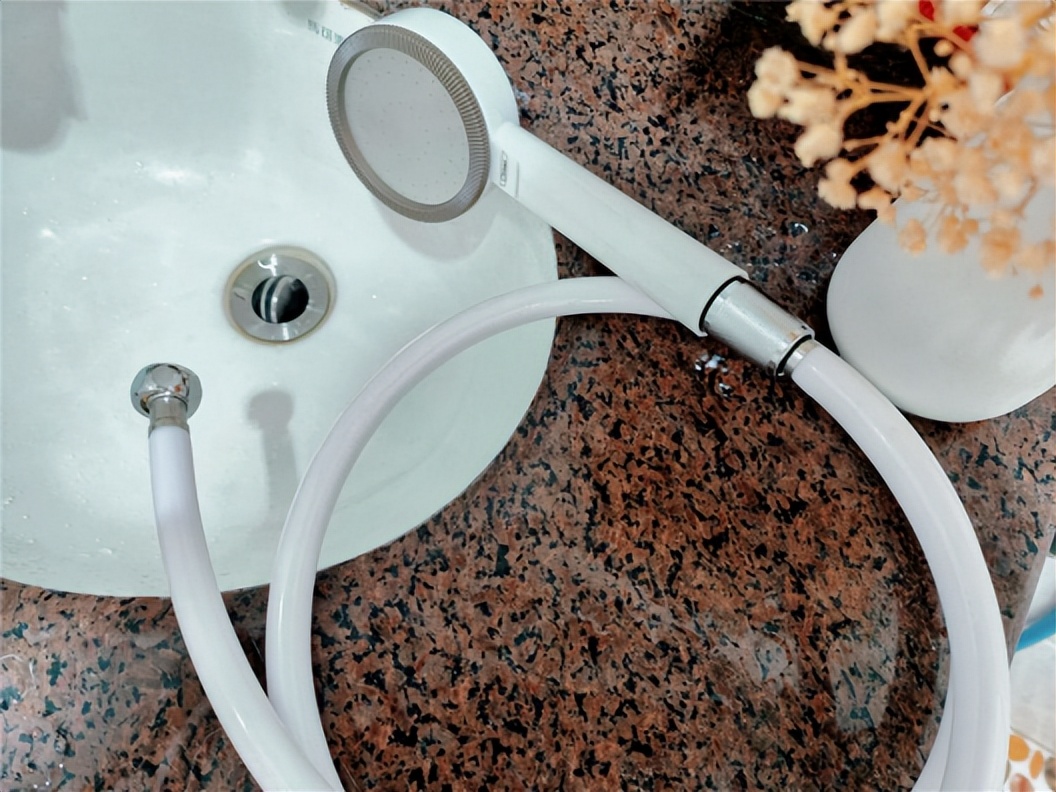 奥特朗即热式电热水器到底好用吗,奥特朗即热变频式热水器的测评