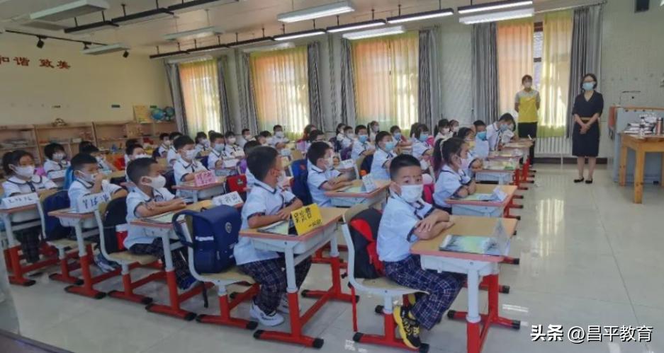 幼儿园入学第一天仪式感文案,新生报到第一天仪式感满格