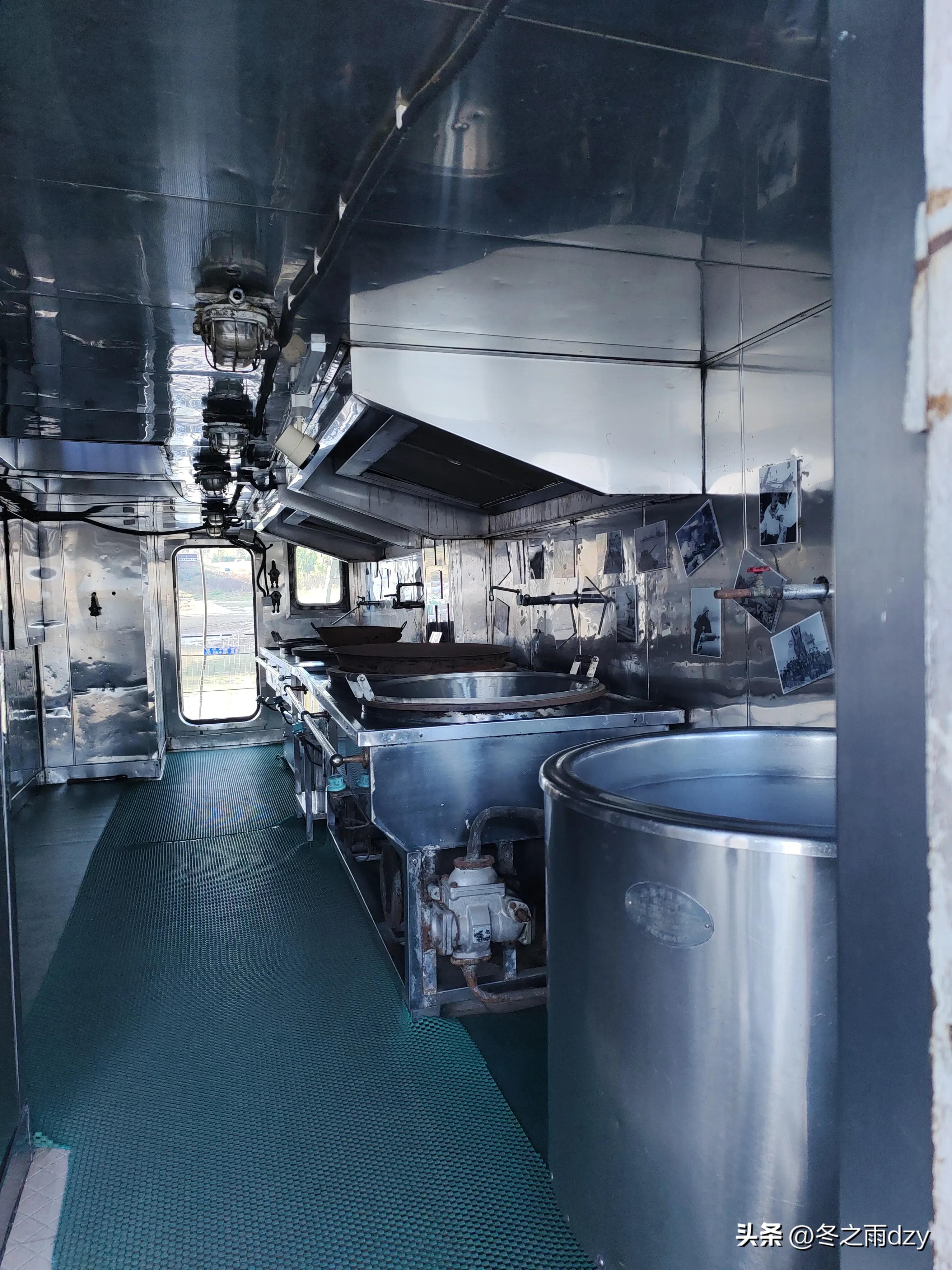 南昌舰主题园凤凰洲湿地公园,凤凰洲建军广场