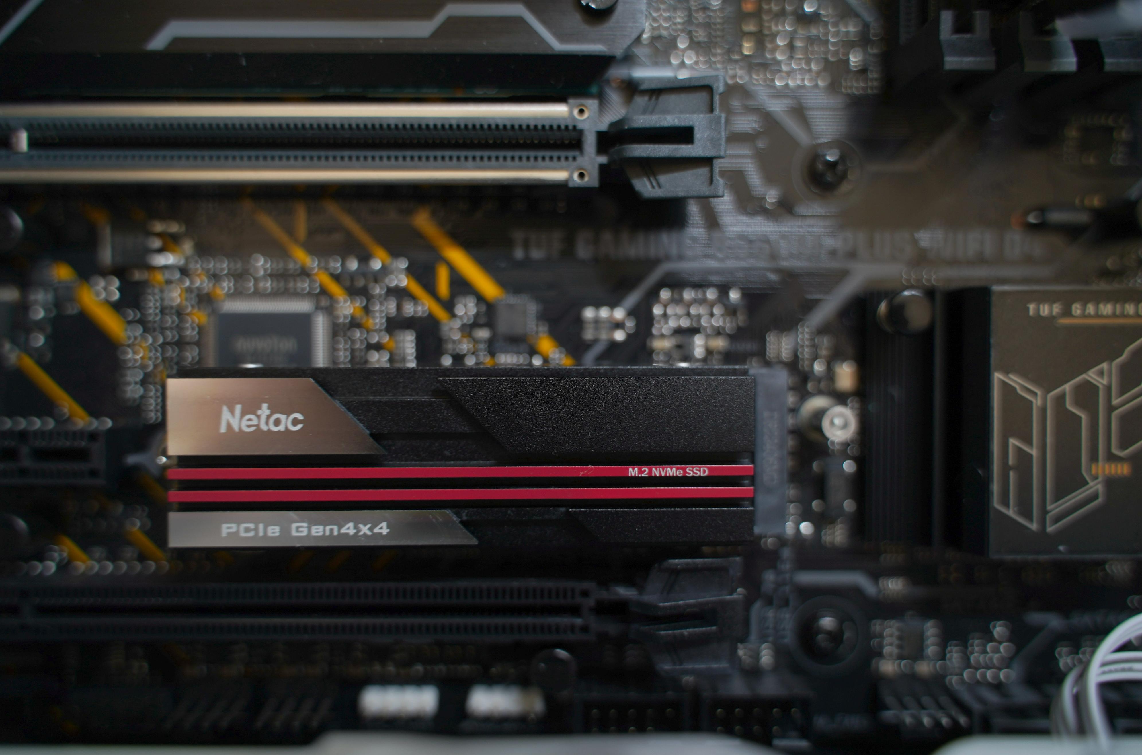 不断折腾不断快乐，给我的主机升级硬盘和散热