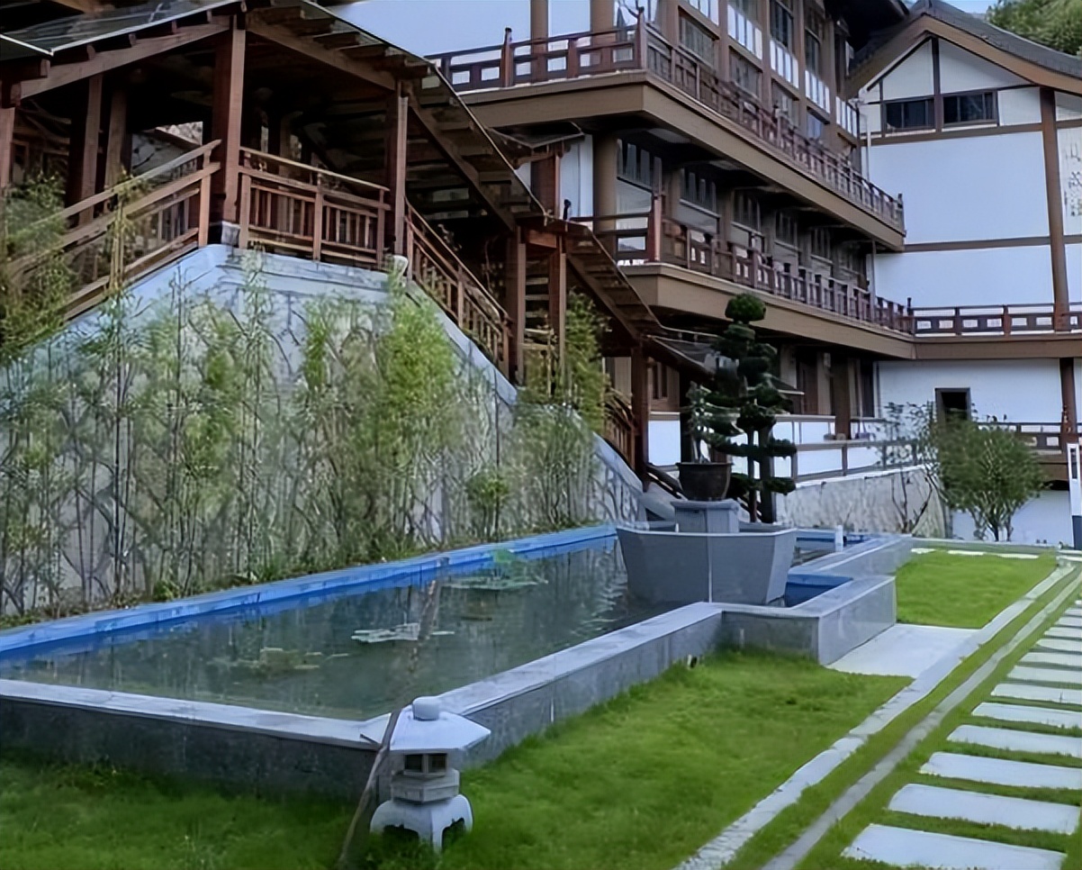 尘世太浮躁，不如随我到寺庙？法华寺社招月薪万元，很难不心动