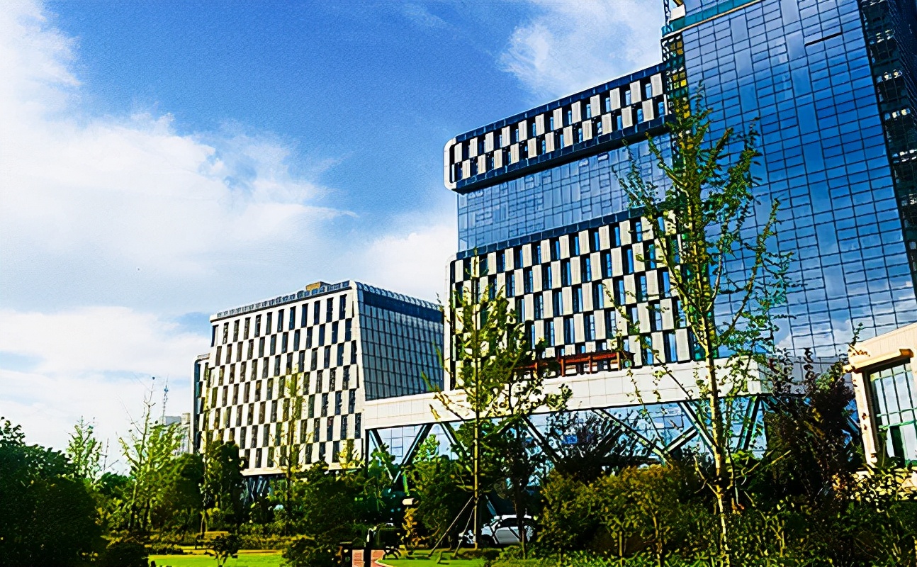 玻璃大王曹德旺高质量发展,曹德旺福耀玻璃世界排名第一