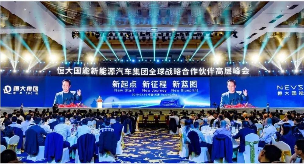 除了搞笑就是一地鸡毛,除了一地鸡毛还剩什么