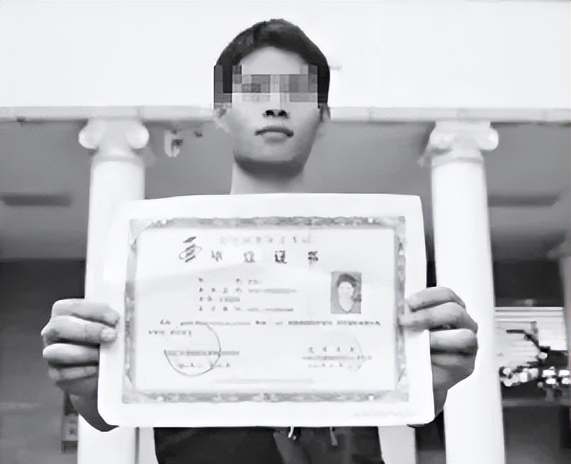 2011年6名小伙入读武汉大学，毕业才知从未被录取，被骗30多万