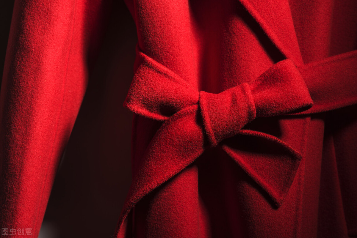 羊毛大衣可以用洗衣机的空气洗吗,羊毛大衣能水洗吗掉毛