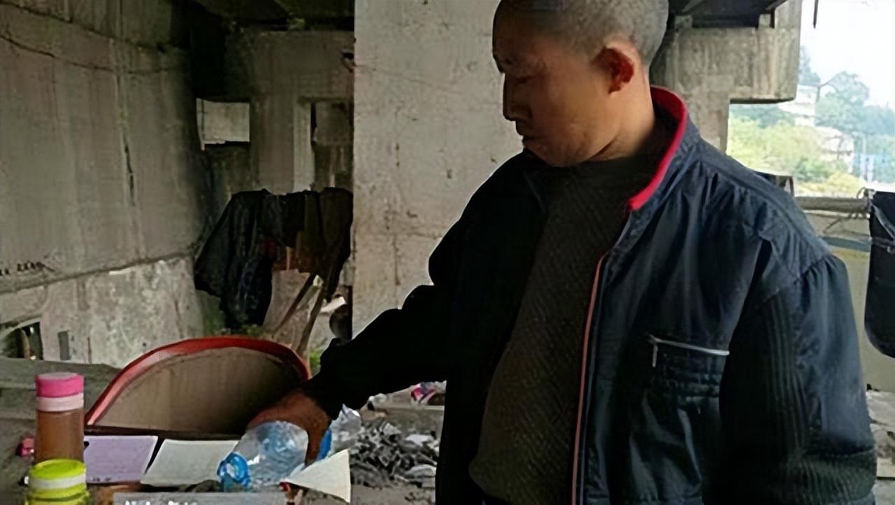 一小伙几十年研究彩票,小伙看破彩票机密一年挣80亿