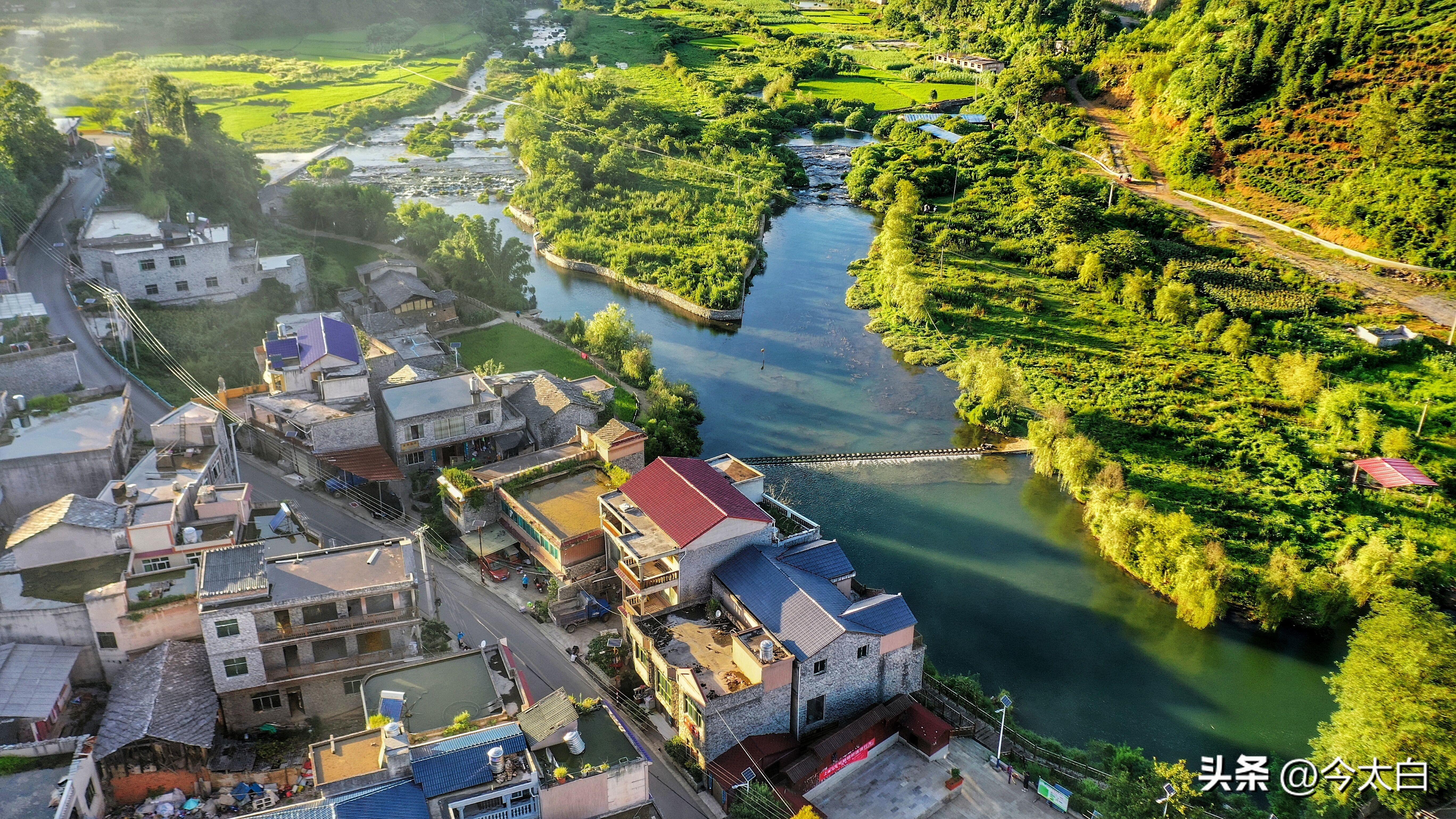 比黄果树瀑布还高8米,比黄果树还高6倍的瀑布