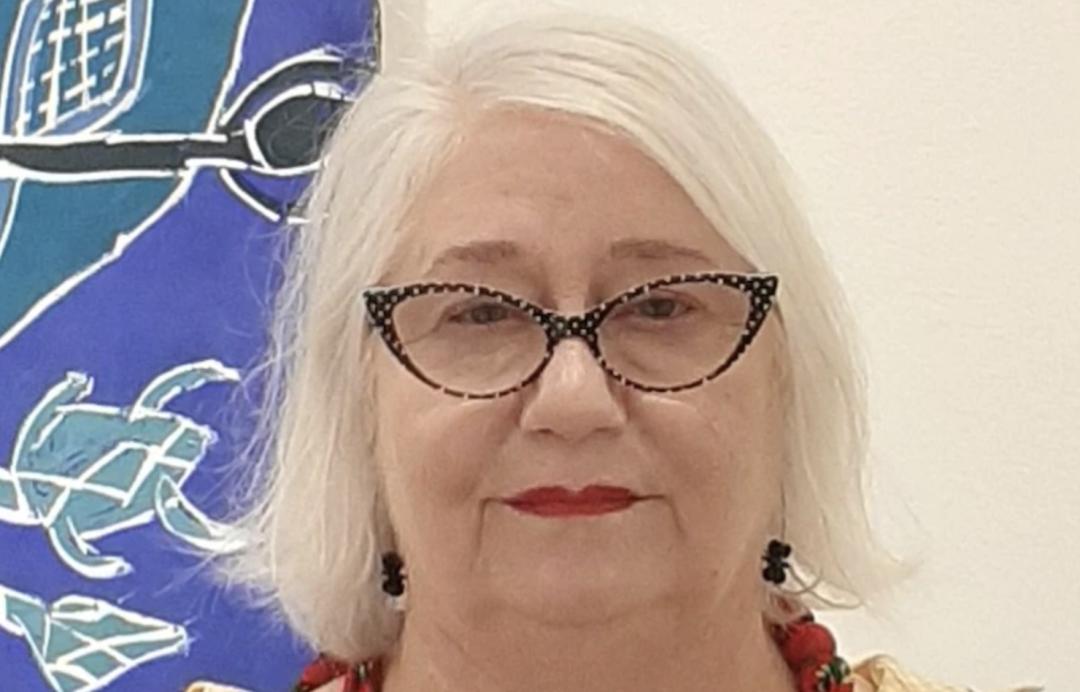 在街头各种送钱送花澳洲网红塌了！靠行善视频赚流量，网友喷了