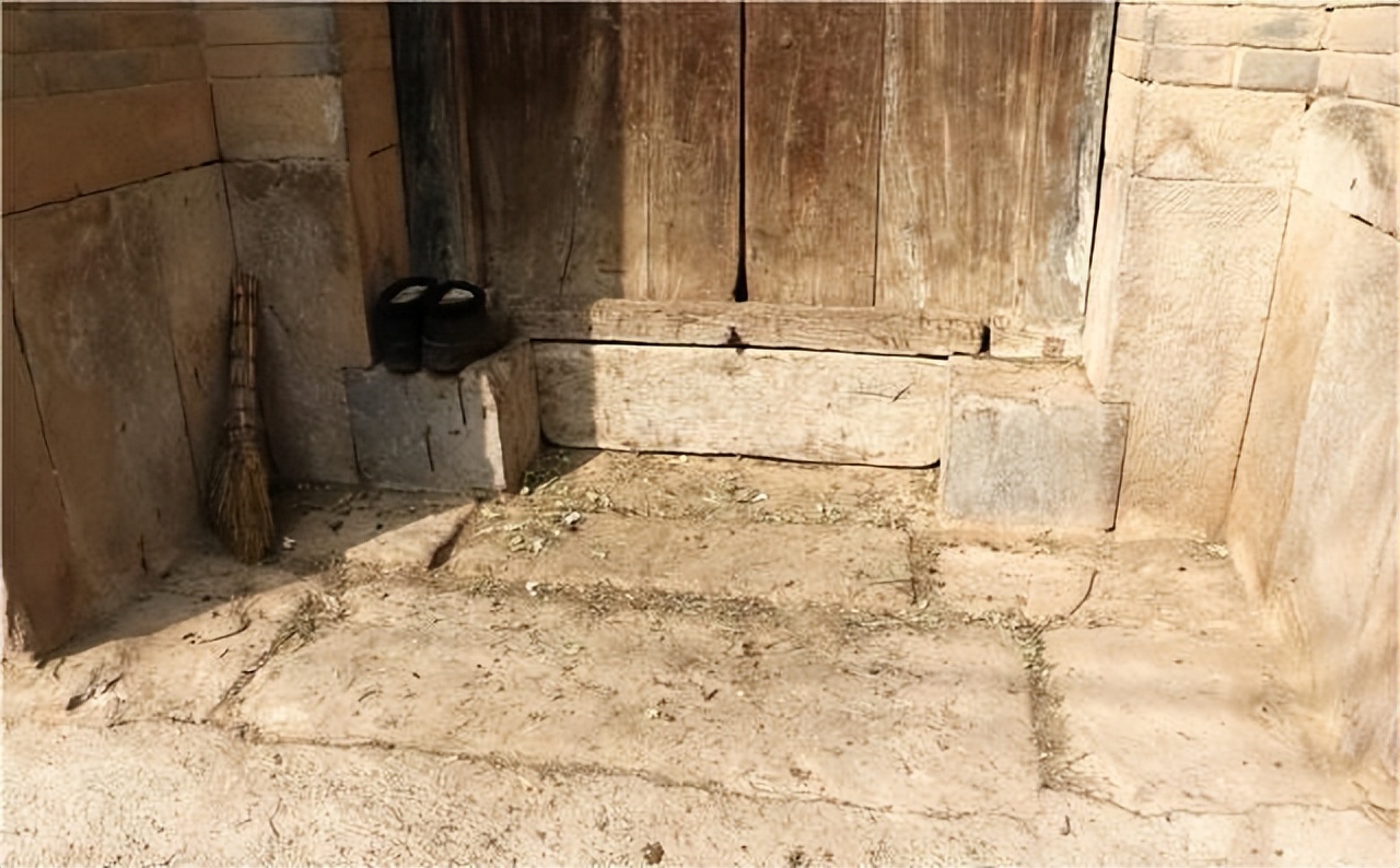 家里有烂物件不丢对风水的影响,门口放这三种东西晦气找上门