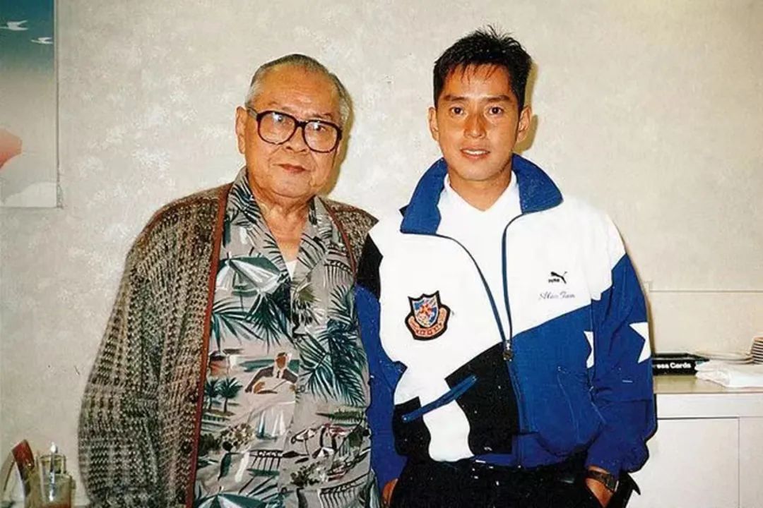 张国荣80年代天王巨星现场,80年代香港的天王巨星和天后