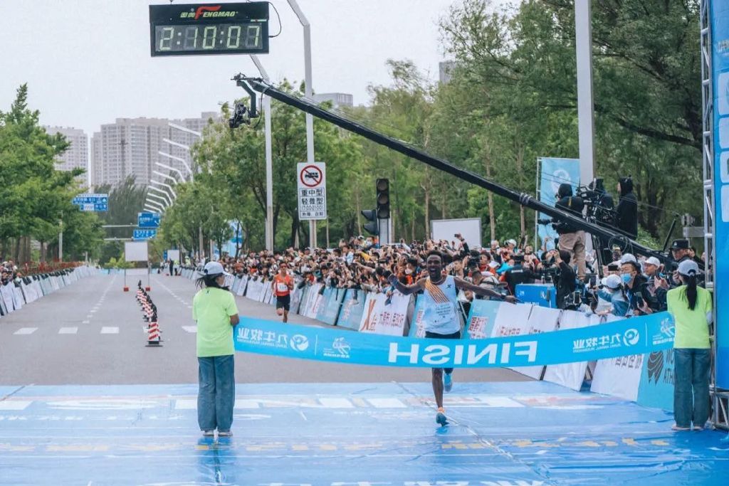银川破马拉松中国纪录,银川夺冠