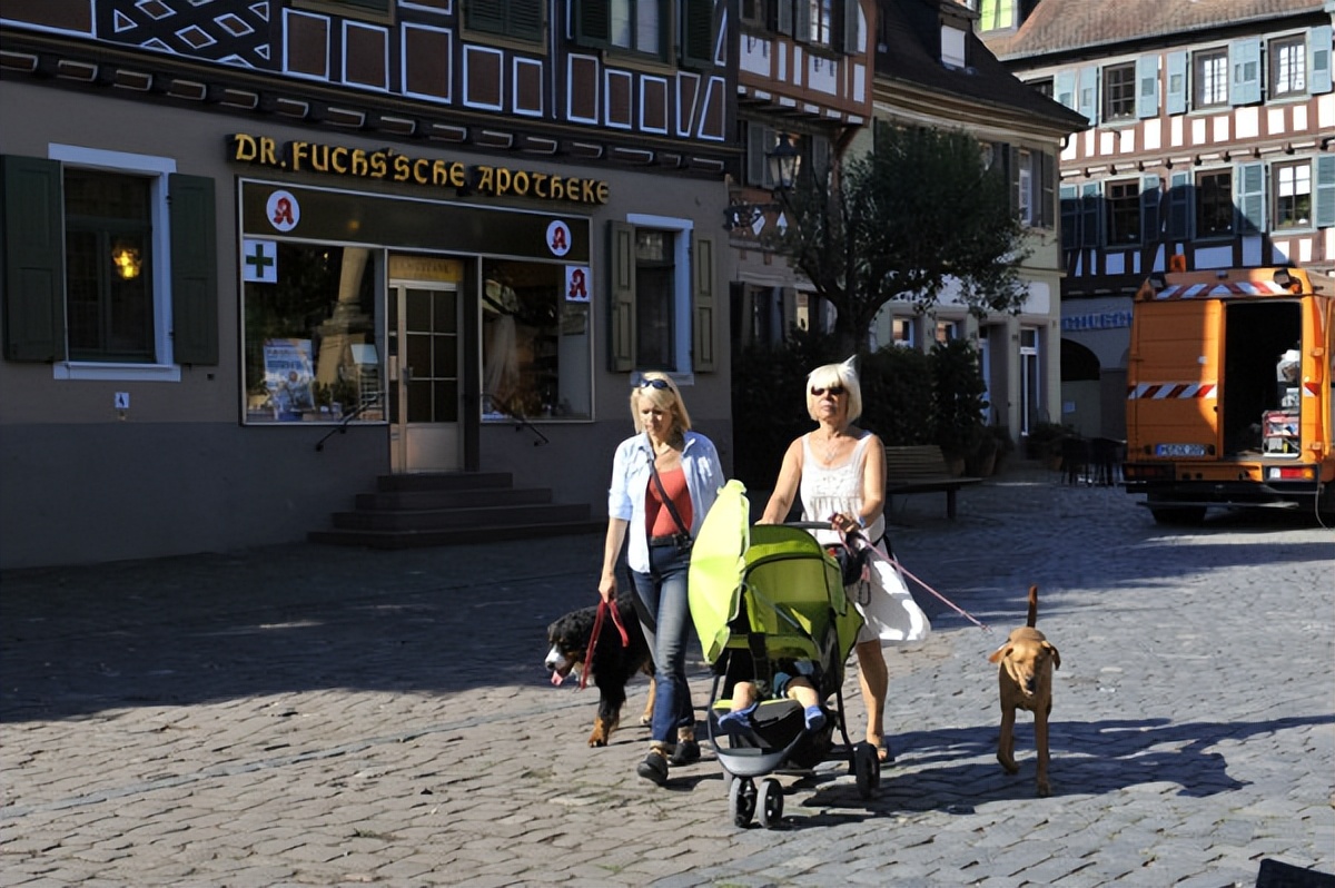 为什么德国装一台空调要15000,在德国装一台家用空调需要多少钱