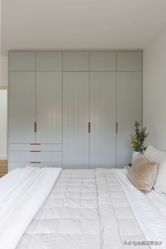 衣柜柜门为什么不建议做到顶,卧室柜门装哪种比较好