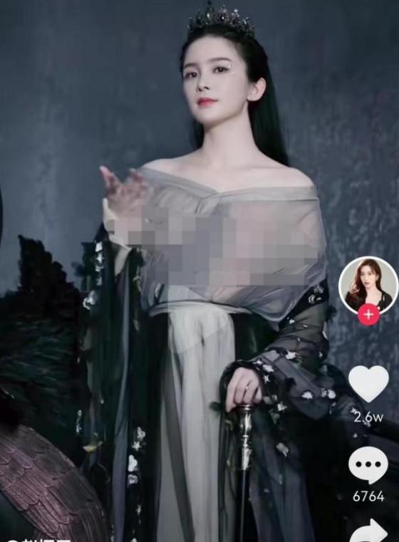 红毯假摔、穿透视装、碰瓷“迪幂孟扎”，赵樱子是要“黑红”到底