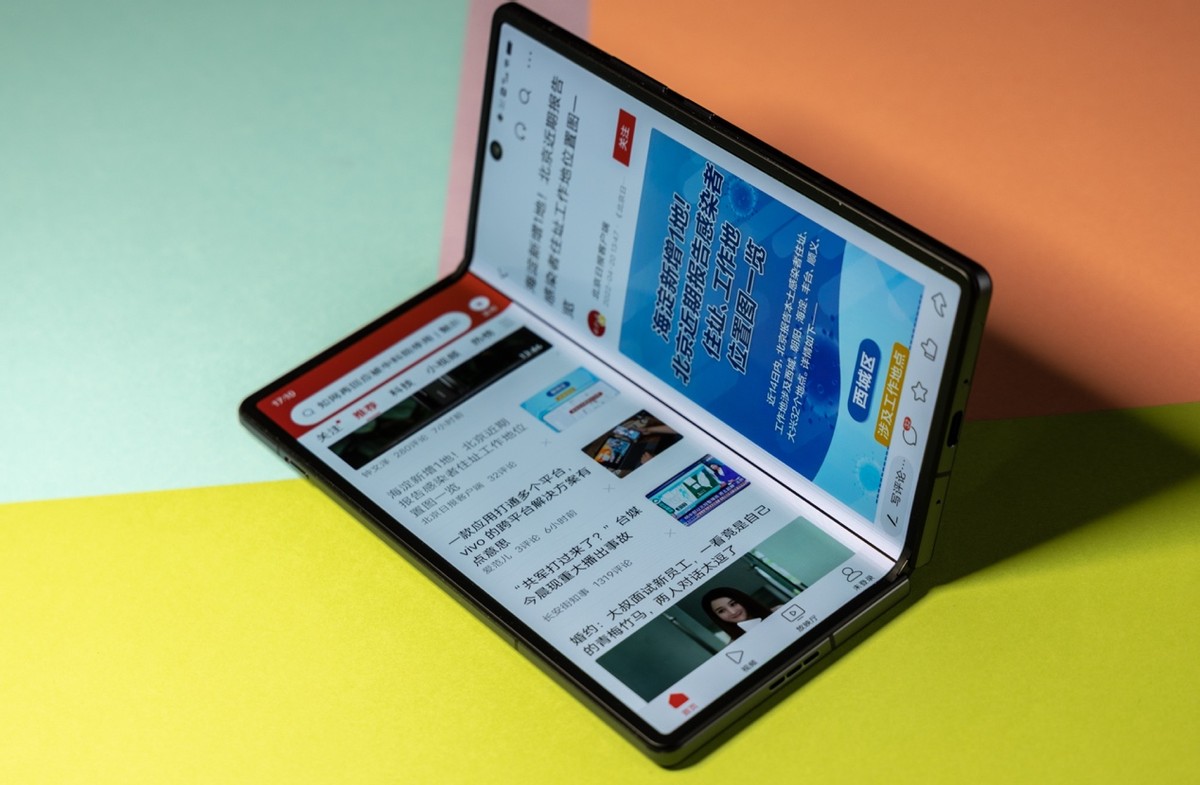 vivoXFold深度评测：8999元航天级铰链，趋于完美的折叠屏手机