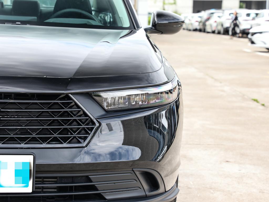 全新雅阁对比新一代蒙迪欧,1.5蒙迪欧和1.5雅阁谁的动力快一些