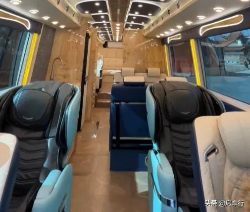 13万b型房车有几款可选,大通旅行家v90房车2021年