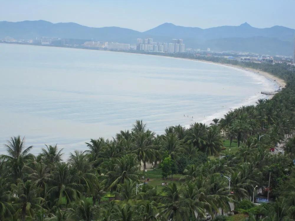 三亚大东海海滩浴场,除了三亚的海还有哪儿的海好玩