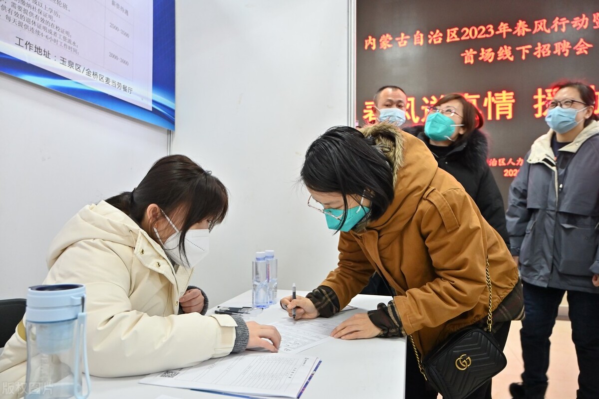 大四用自己的钱买下780万的房子，25岁想退休了，她经历了什么