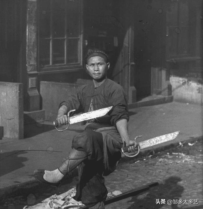 日军日记：*安妇慰**不服从管教，我很愤怒，用*刀刺**插入她的*体下**