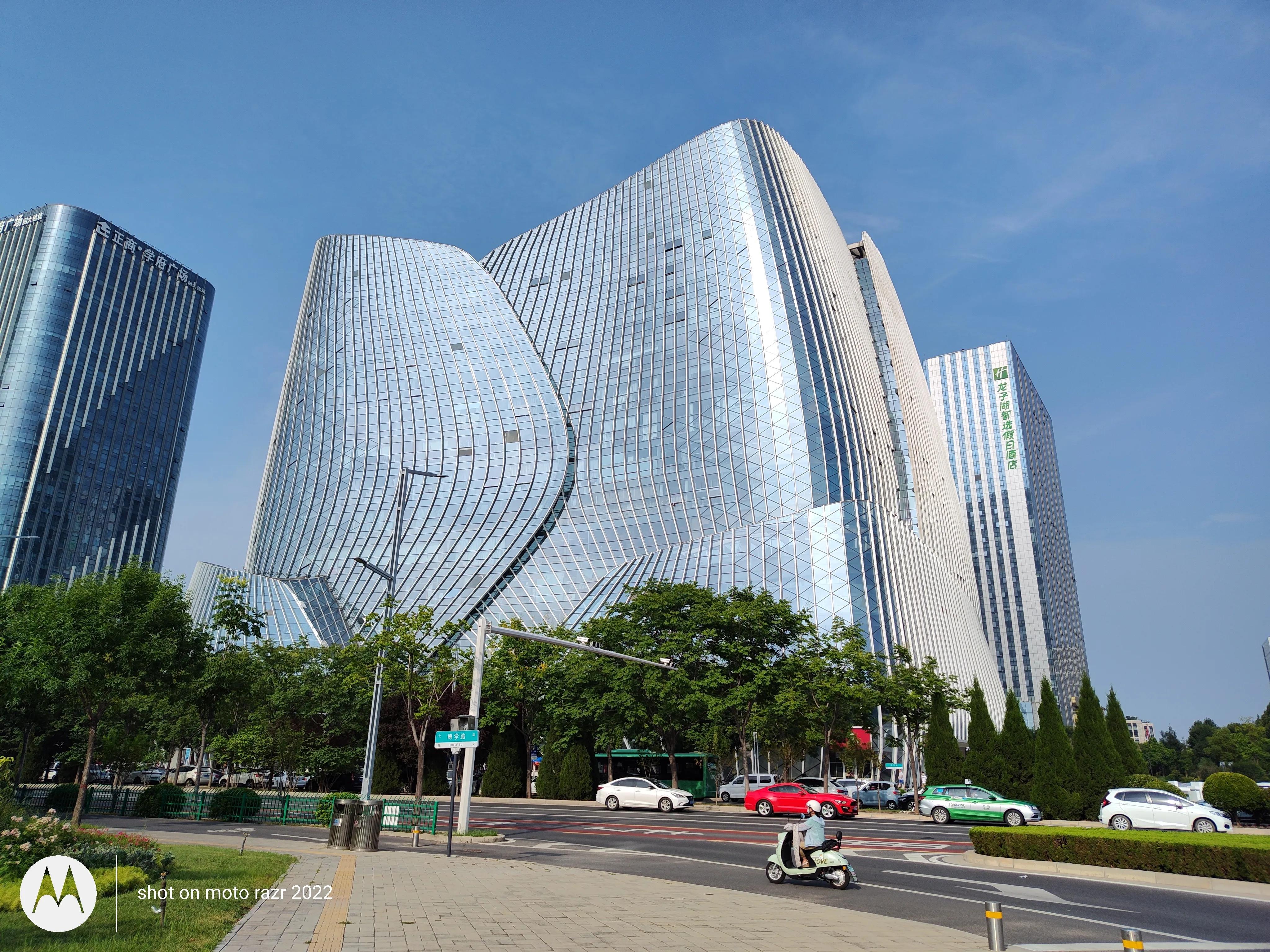 motorazr2022能打游戏吗,motorazr2022款屏幕