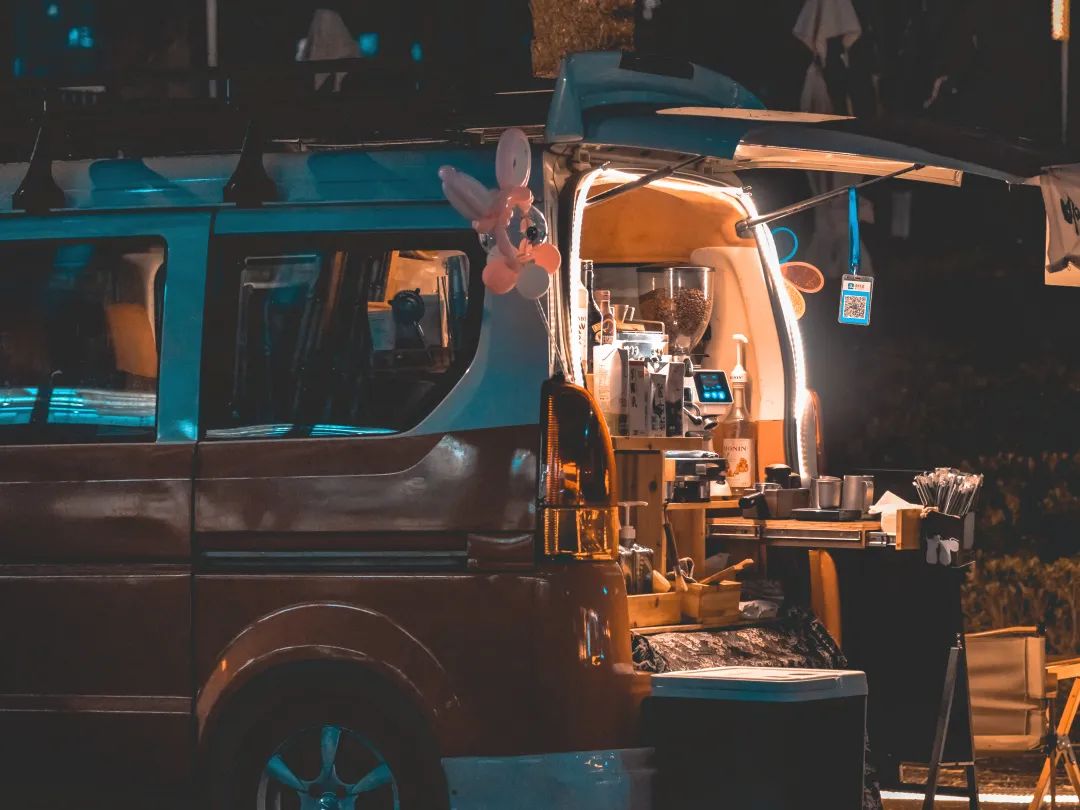 三色路夜市焕新归来,彰显国际范三色路夜市焕新归来