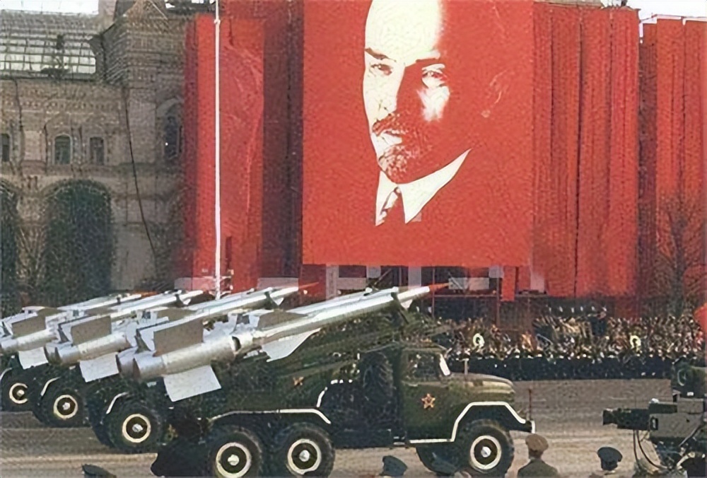 普京该向美国求和?早在70年前,彭德怀就说过向美国服软的后果