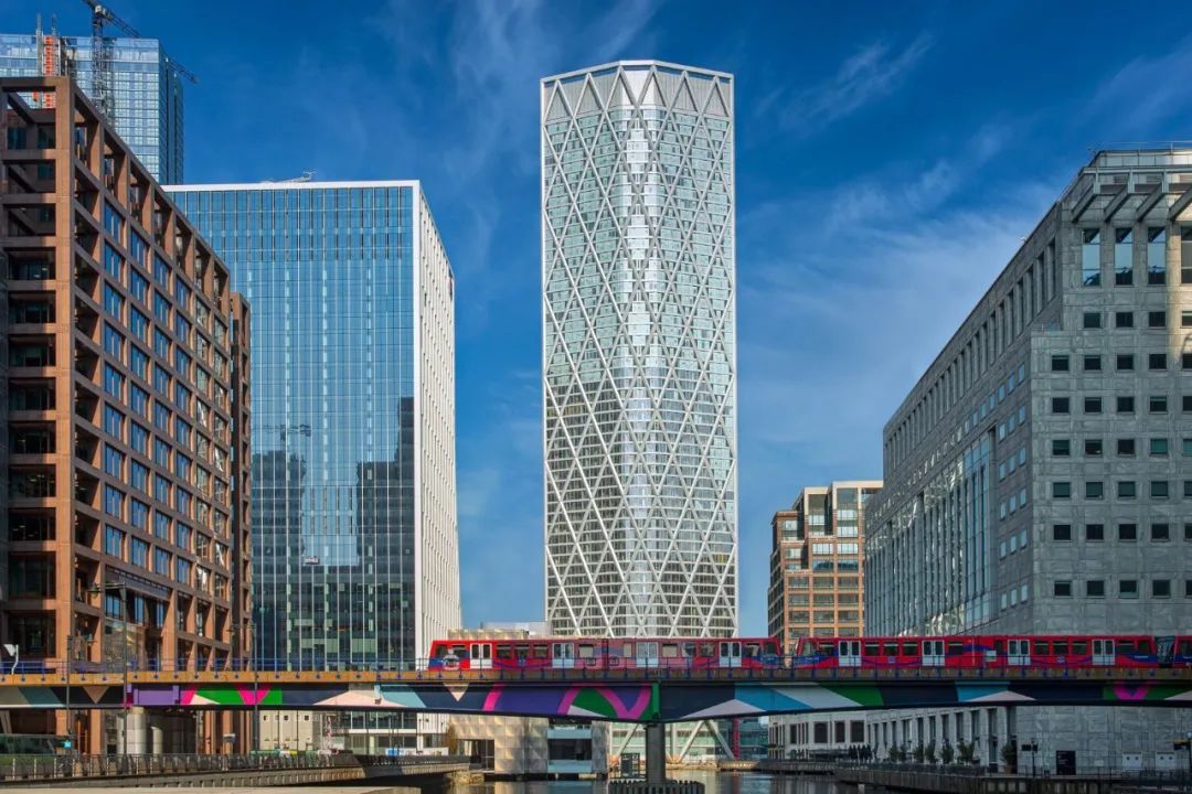 这座深圳的科幻双子塔，入选2022十大摩天大楼