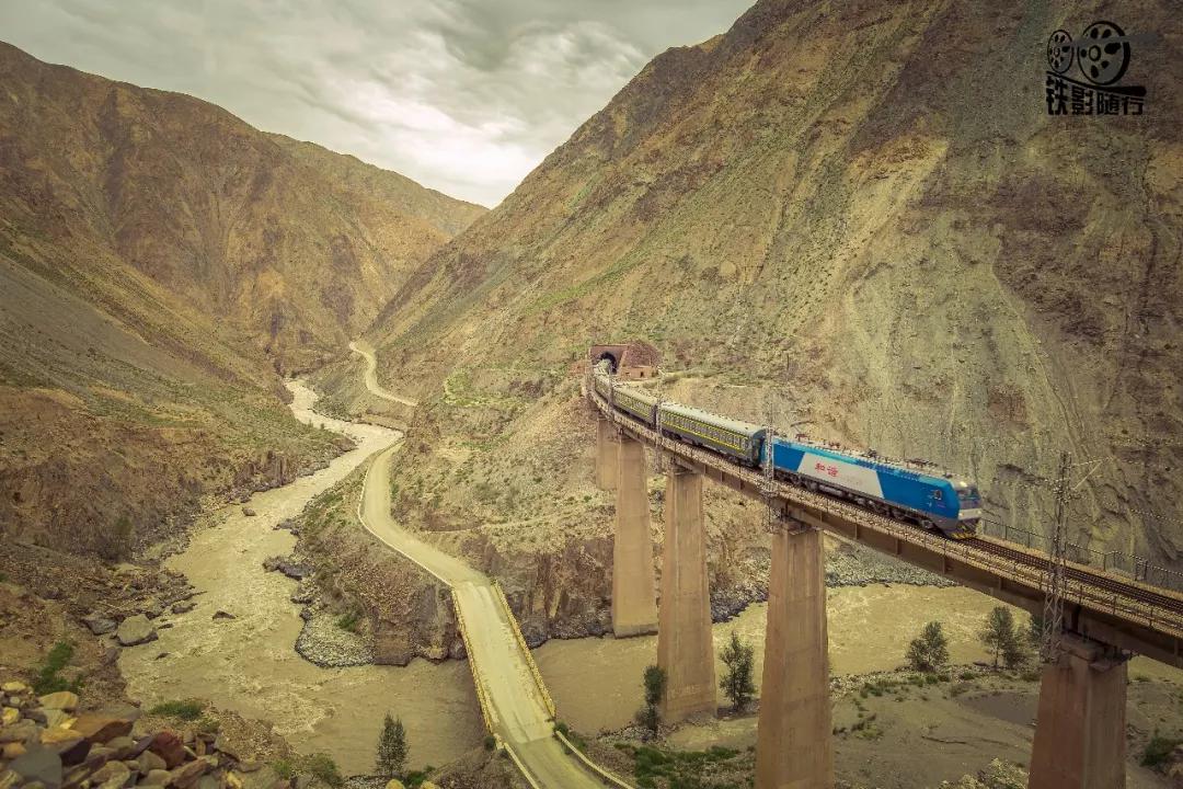 铁影｜荒凉与壮美并存——嘉镜铁路运转记其二