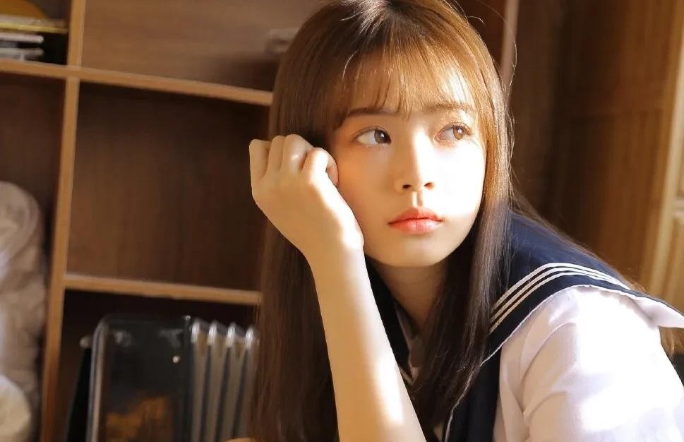 怎么样向一个女孩表白,怎么用表白词语跟女生表白