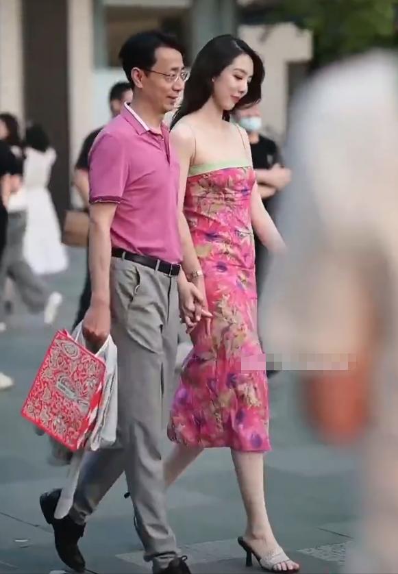 一个月花八九万，中石油“小三”董小姐，“*裤底**”都快被扒光了