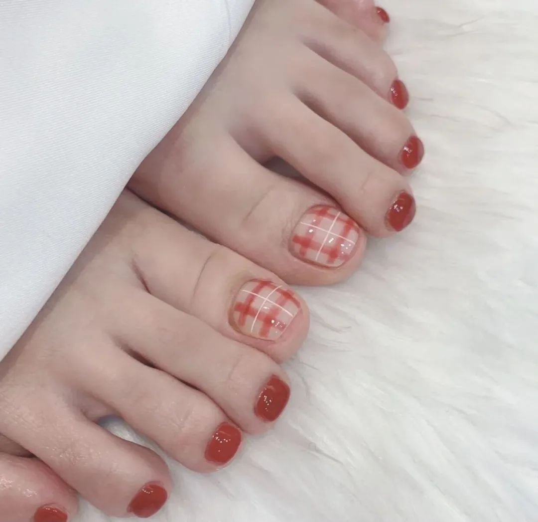 美甲穿戴甲秋冬短款显白,无甲片美甲秋冬高级感