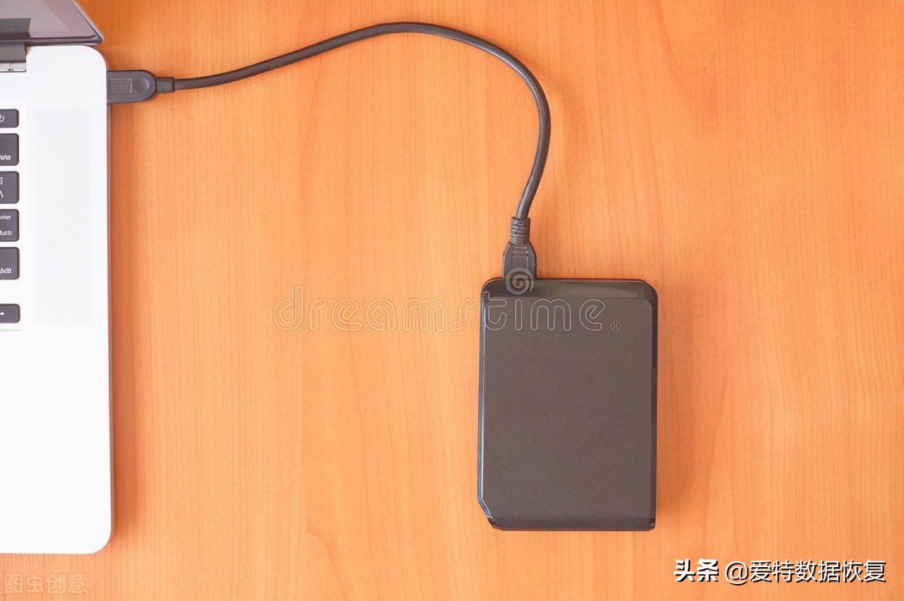 电脑把硬盘拆下来数据会损坏吗,直接拔出电脑的硬盘会坏吗