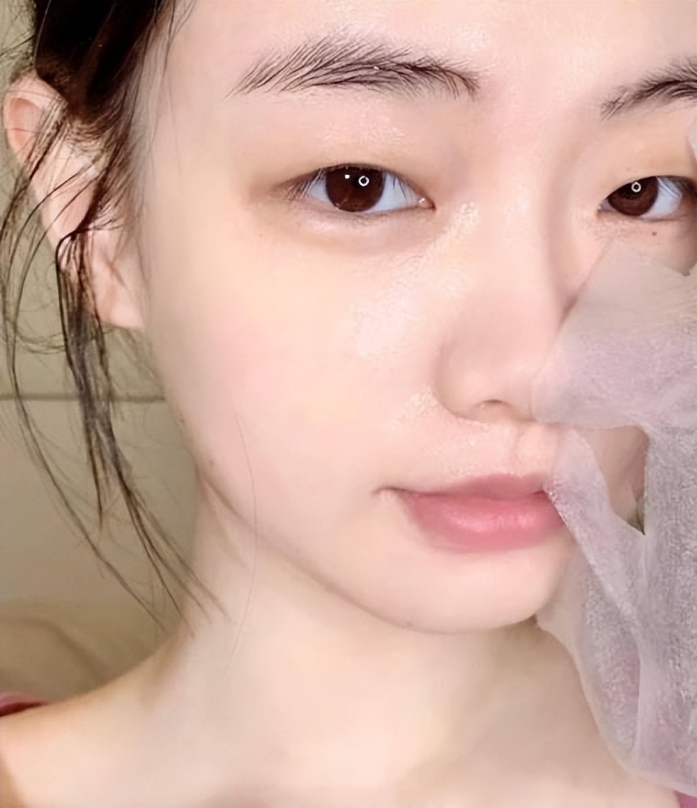 为什么明明敷了面膜，肌肤却越来越干？很可能是忽略了这个小细节