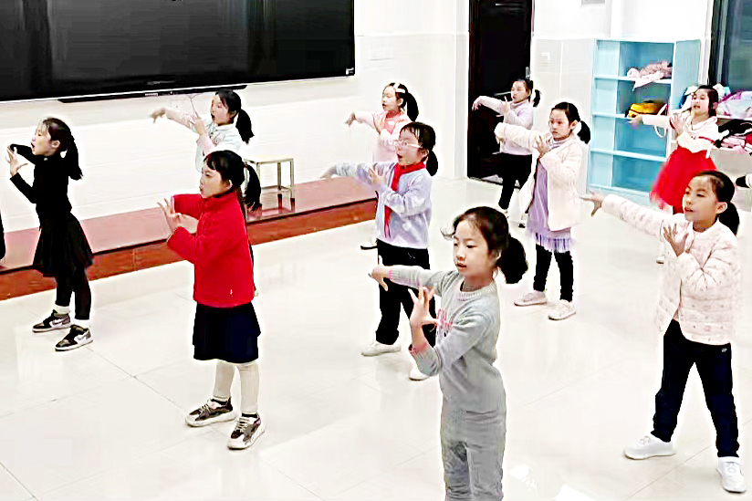 让校园成为师生幸福成长的乐园,让学校成为孩子幸福的乐园