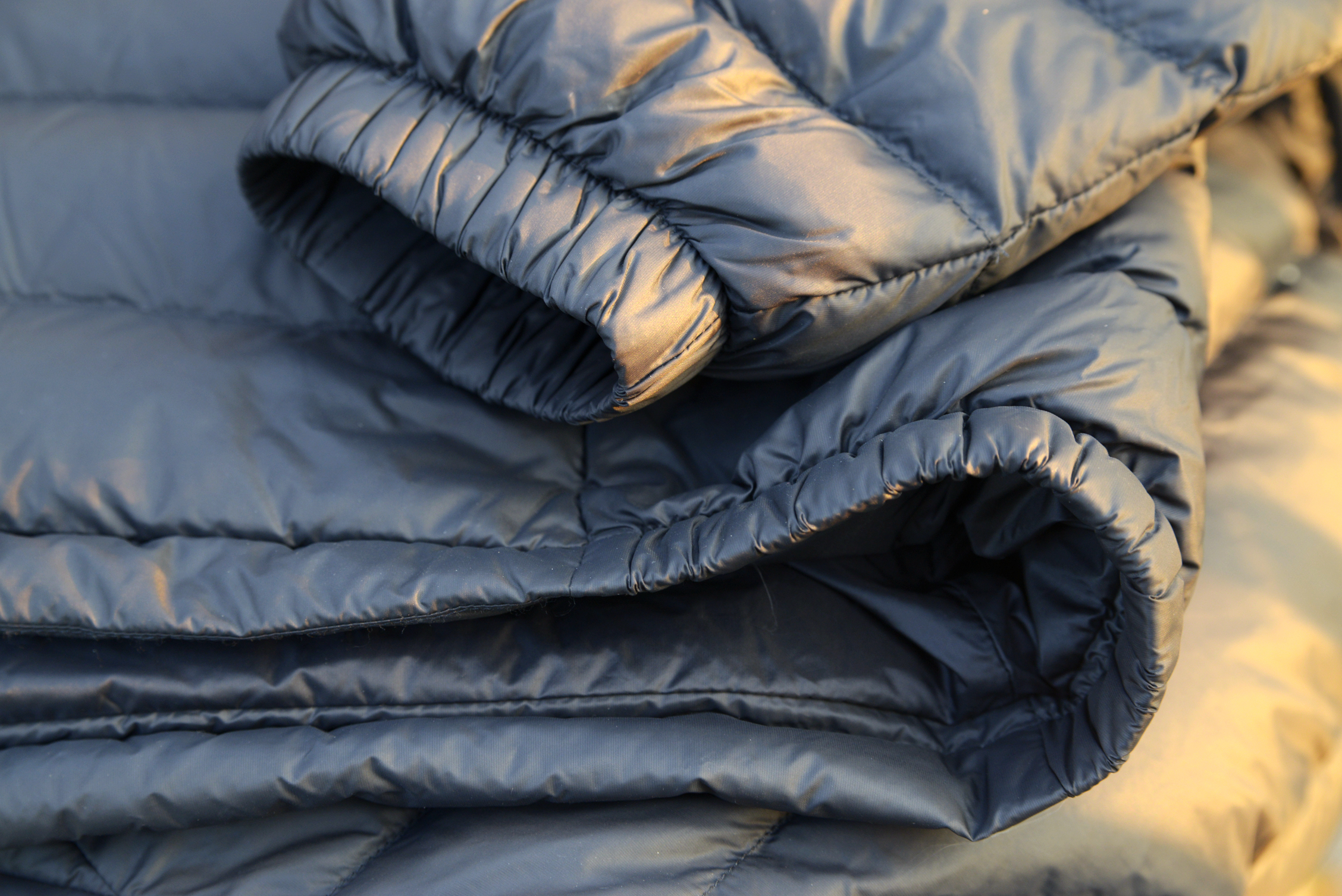 国产跟黑冰一个档次羽绒服,国货之光轻薄羽绒