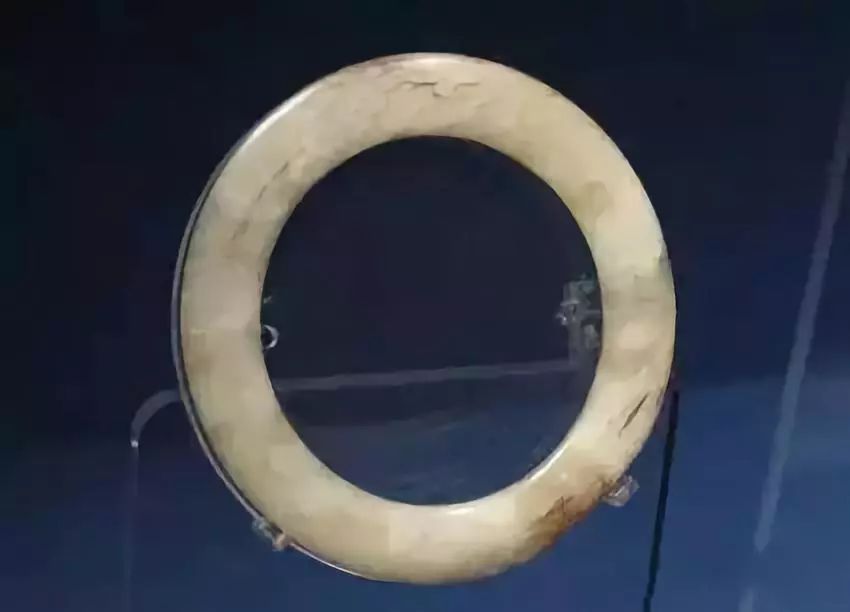 浅谈——鉴别古玉沁色