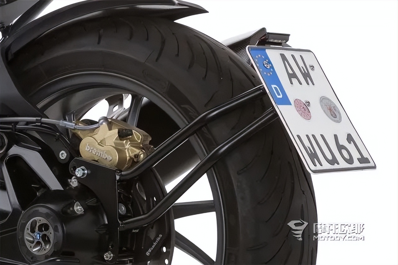 七年前的国产摩托车，连牌照架都不会好好做