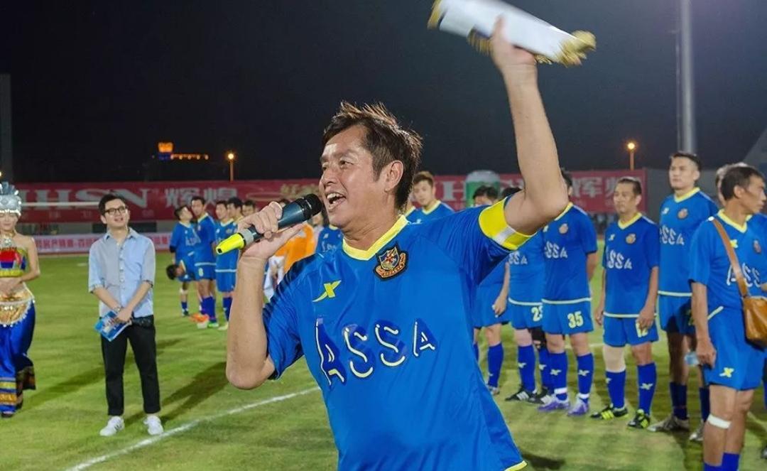 谭咏麟足球怎么样,谭咏麟年轻踢足球视频