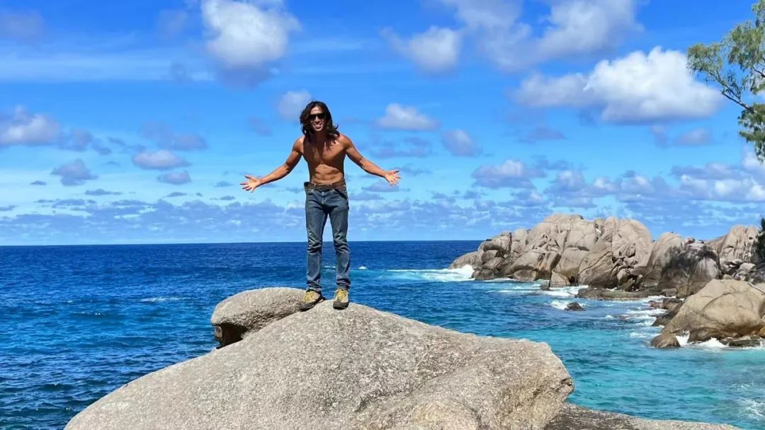 “真正远航的都是疯子！”但我无条件相信我的船长我的船