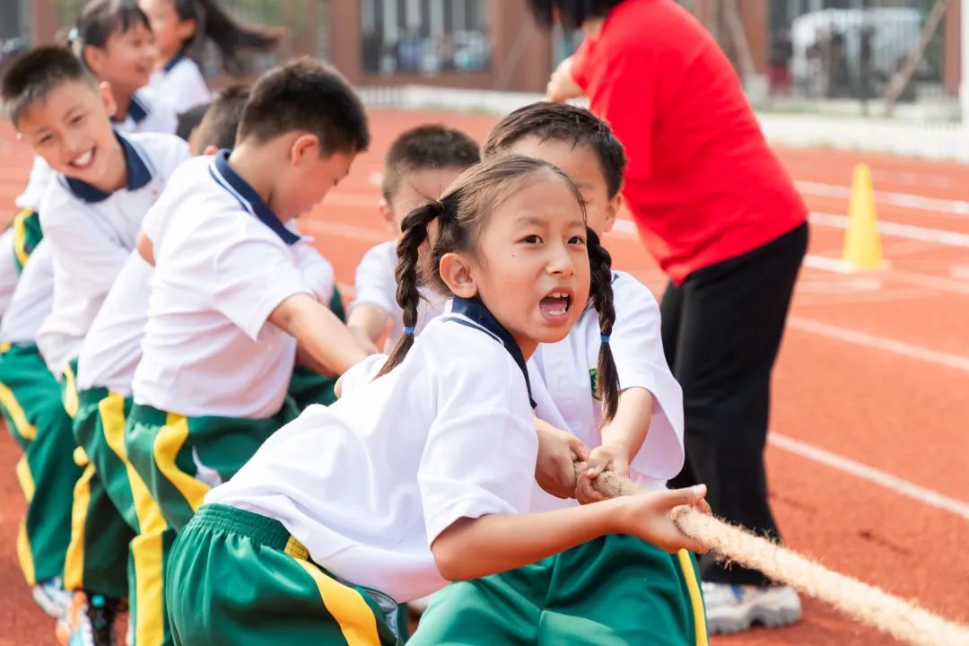 房山育新学校,喜迎二十大奋进新征程开启新时代