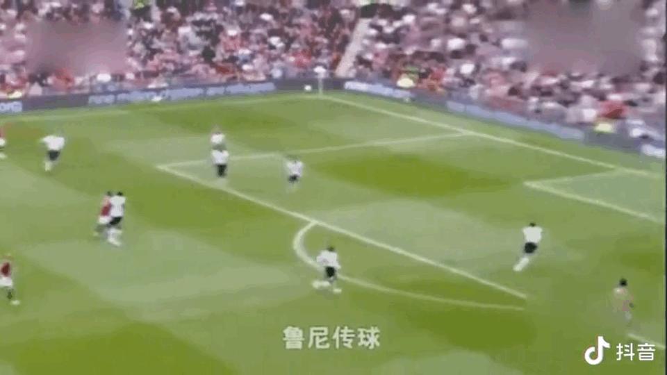 世界杯上梅西的眼泪,梅西世界杯把回忆留给自己