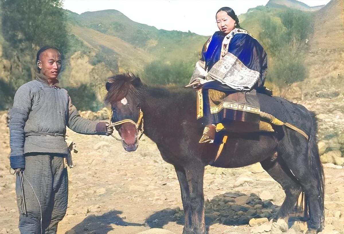 纳粹老照片15张,纳粹老照片犹太妇女