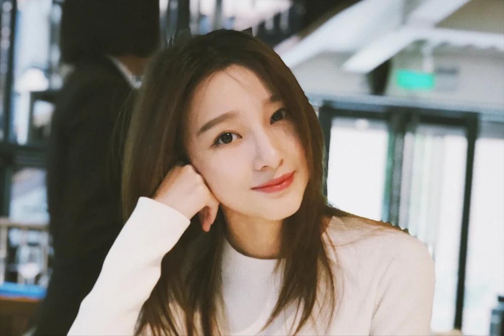 女主持人马凡舒简介,马凡舒央视女主持