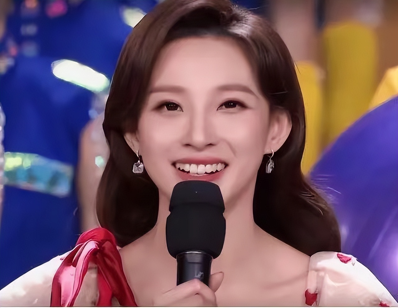 央视主持人马凡舒太惊艳,新任央视一姐马凡舒