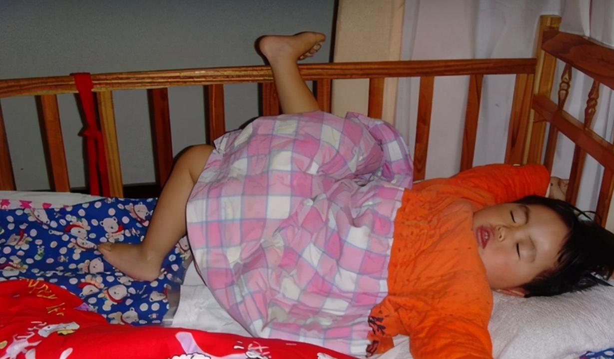 冬季孩子为什么踢被子,冬天小孩踢被子有什么妙招
