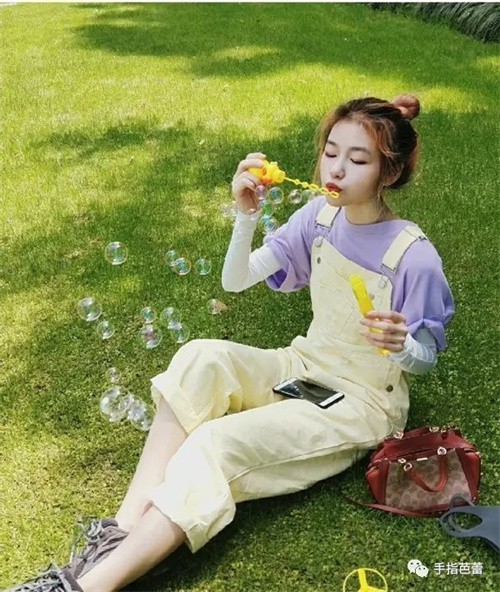 七组小众配色洋气有魅力,这些一穿上就心情愉悦的绝美配色