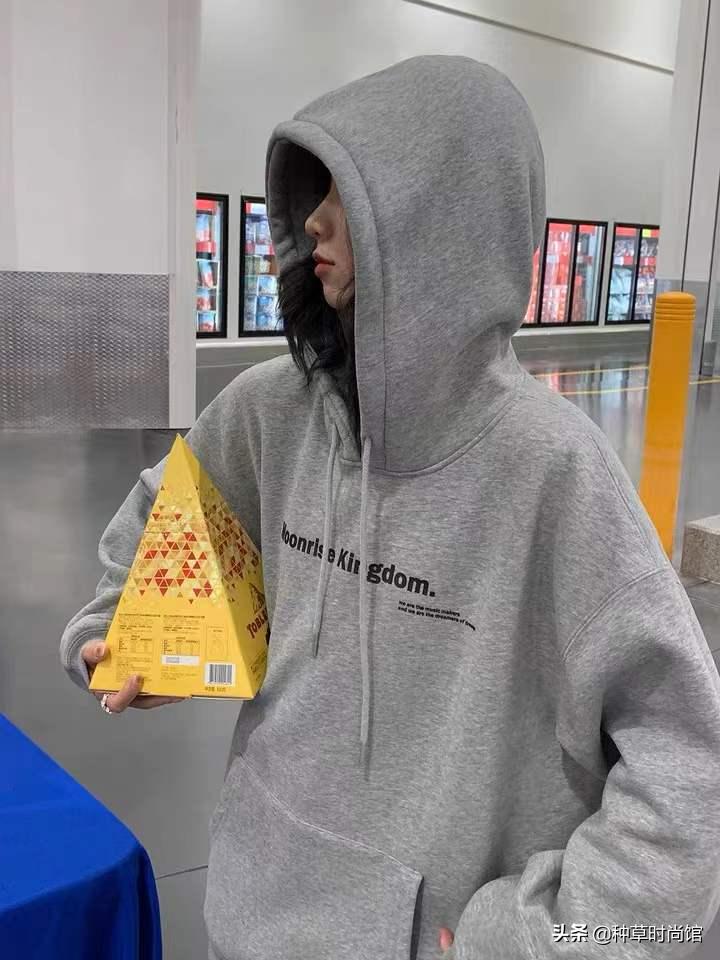 卫衣穿腻了2020年这4件外套更高级,今春卫衣正当红要穿就挑这五款