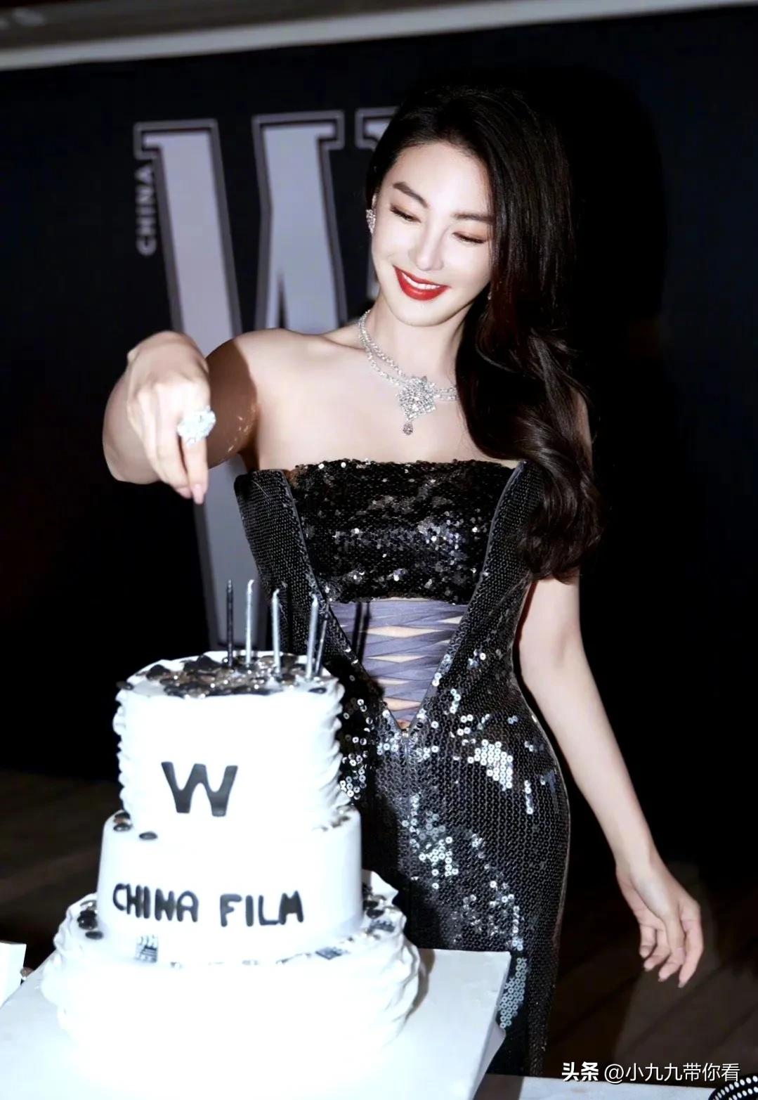 娱乐圈是服务业吗,娱乐圈很挣钱吗